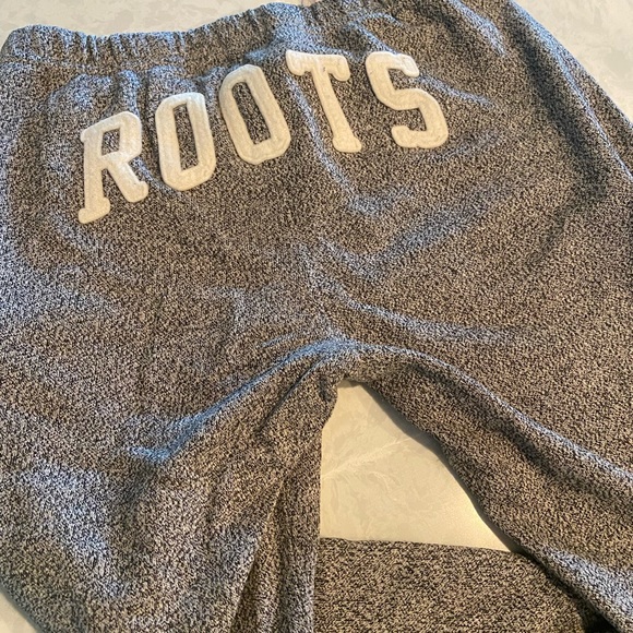 Women’s size small ROOTS joggers - Picture 3 of 3